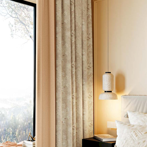 Rideau beige floral ton sur ton chambre jacquard végétal tombé généreux baie vitrée contemporain