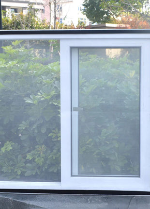 Scratch-resistant mosquito net for windows