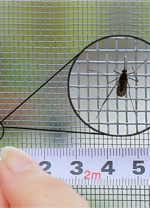 Scratch-resistant mosquito net for windows