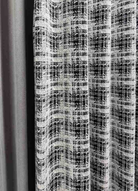 Rideau occultant tweed noir blanc jacquard relief motif Chanel haute couture élégant parisien chic