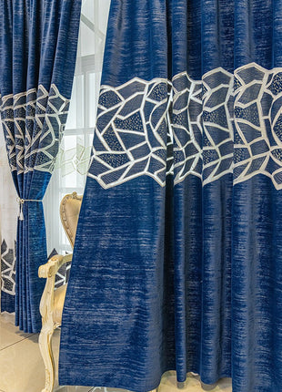 Double curtains geometric pattern