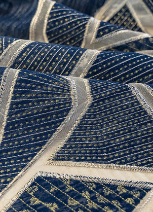 Double curtains geometric pattern