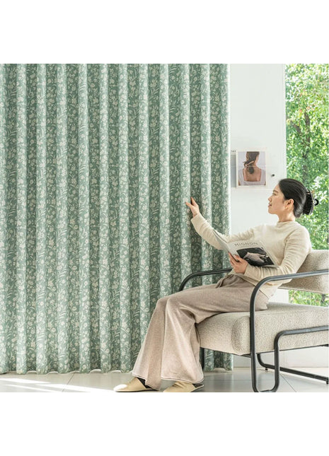 Green curtain white floral pattern country style