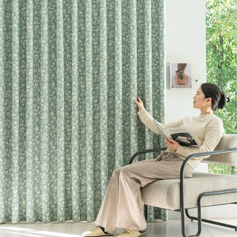 Green curtain white floral pattern country style